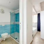 Terrazza, Air Conditioning And Post Bus Private
