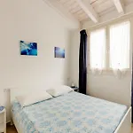 Terrazza, Air Conditioning And Post Bus Private