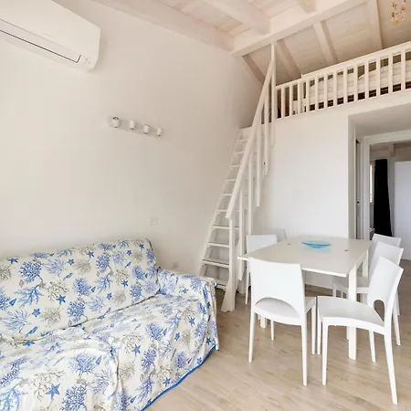Terrazza, Air Conditioning And Post Bus Private Appartamento *