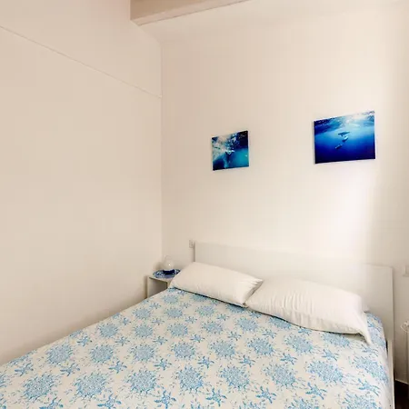 Terrazza, Air Conditioning And Post Bus Private