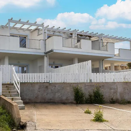 Terrazza, Air Conditioning And Post Bus Private * Isola Rossa (Sassari)