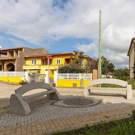 Terrazza, Air Conditioning And Post Bus Private Appartamento Isola Rossa (Sassari)