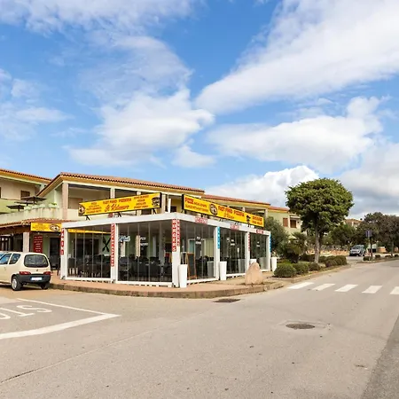 Terrazza, Air Conditioning And Post Bus Private Isola Rossa (Sassari)